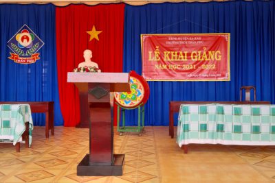 Công tác chuẩn bị cho buổi lễ khai giảng năm học mới 2021-2022